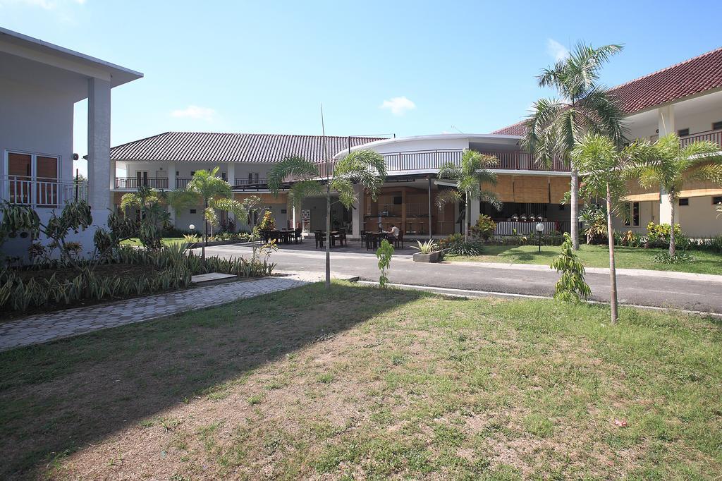 Narmada Convention Hall Hotel Mataram Bagian luar foto