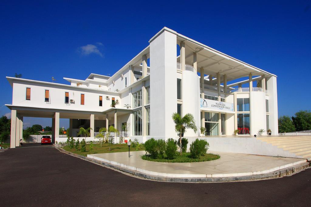 Narmada Convention Hall Hotel Mataram Bagian luar foto